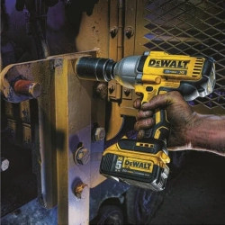 DeWalt DCF899N аккумуляторный гайковерт (без АКБ и ЗУ)