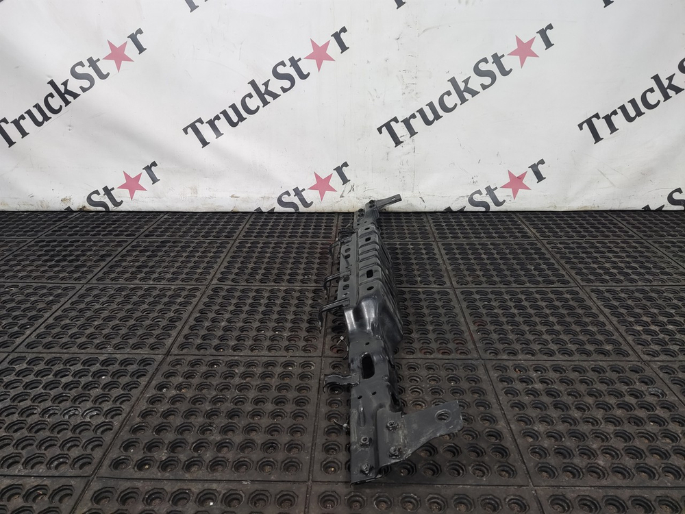 Кронштейн бампера нижний 2023г