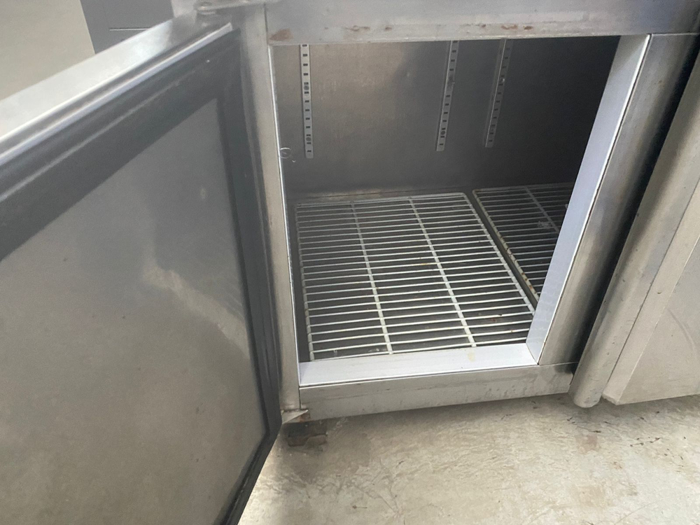 Стол холодильный