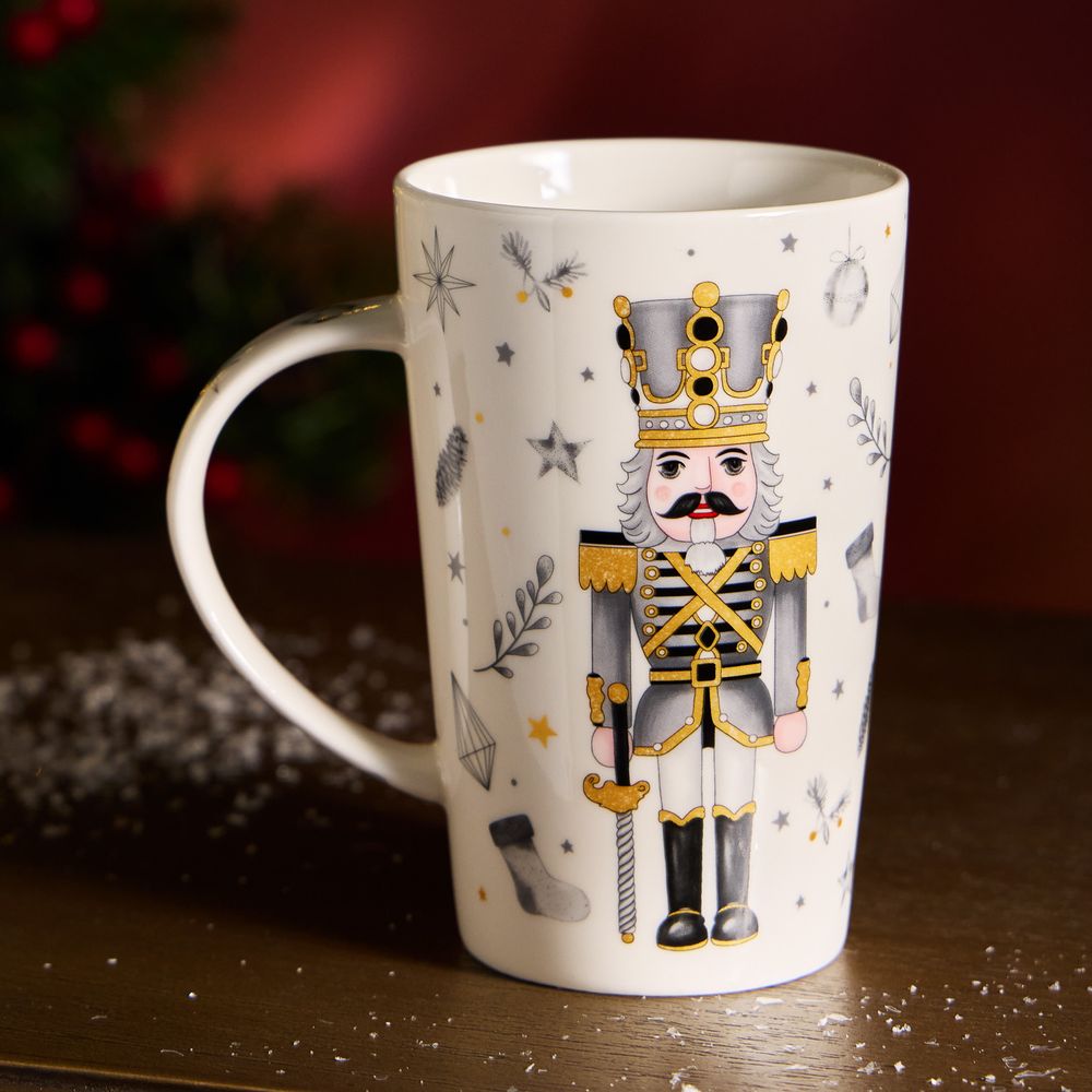 НАБОР ПОДАРОЧНЫЙ LEFARD "ЩЕЛКУНЧИК" (КРУЖКА 385 МЛ В КОМПЛЕКТЕ С ЁЛОЧНОЙ ИГРУШКОЙ)