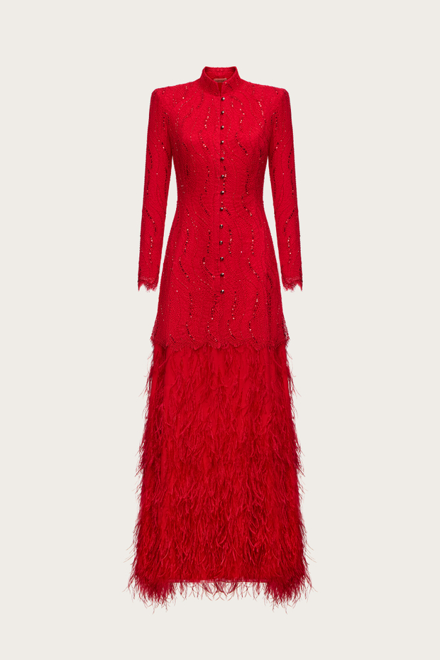 Платье из французского кружева, декорированное перьями, бисером и пайетками