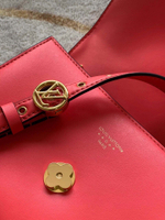 Louis Vuitton Pont 9