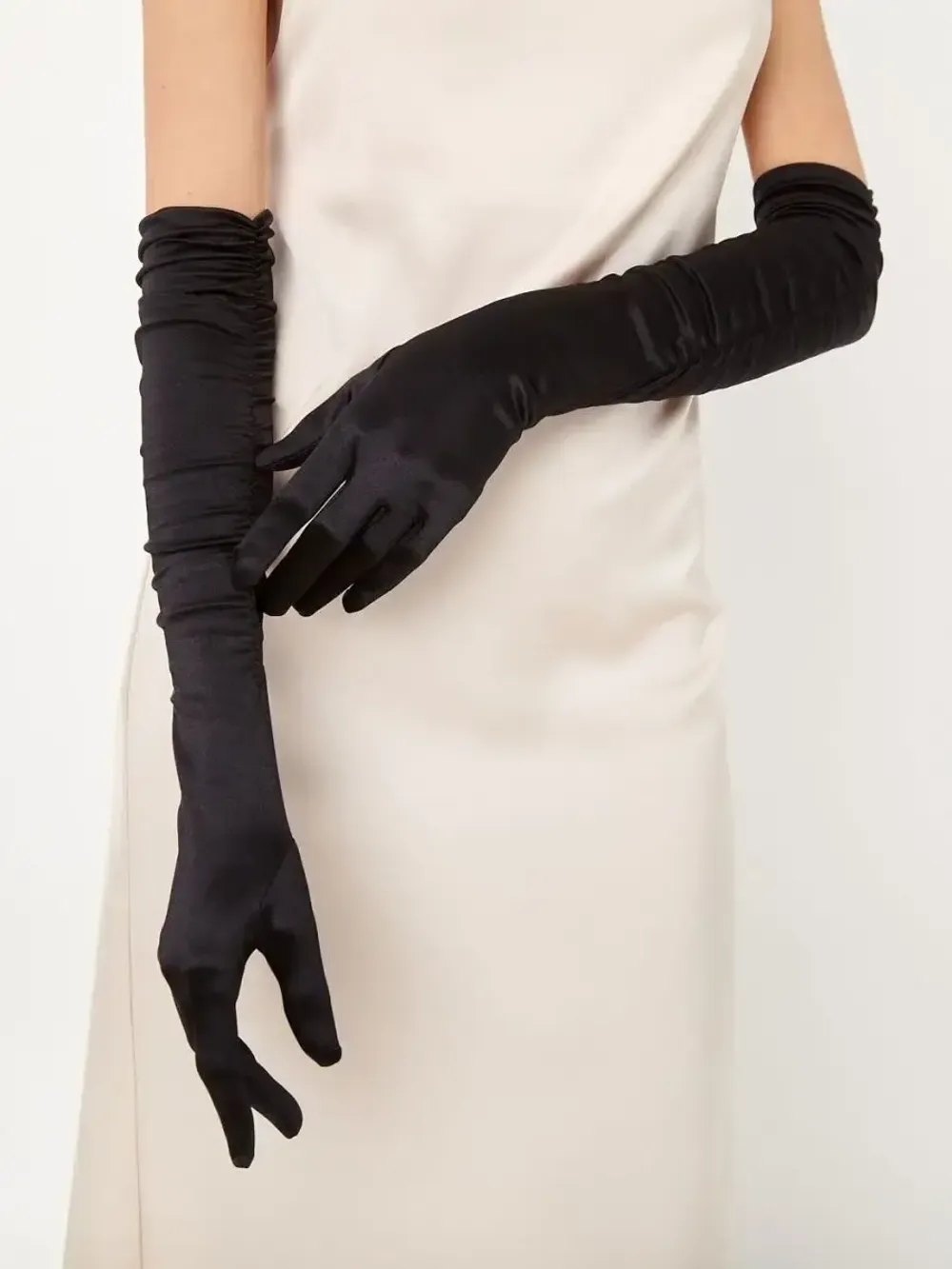 Перчатки длинные атласные