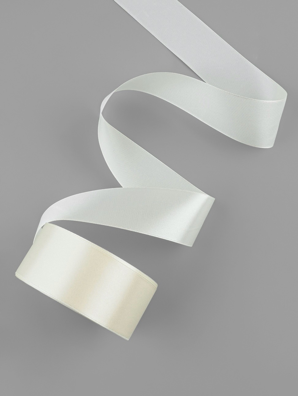 Лента атласная, 40 мм, 23±1 м, нежно-бежевая