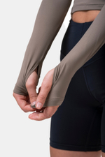 Топ женский Long Sleeve Thumbhole Sporty Crop
585 Мокко