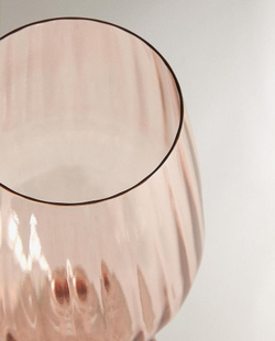 ZARA HOME БОКАЛ ДЛЯ ВИНА ИЗ КРИСТАЛИНА С ОПТИЧЕСКИМ ЭФФЕКТОМ, РОЗОВЫЙ