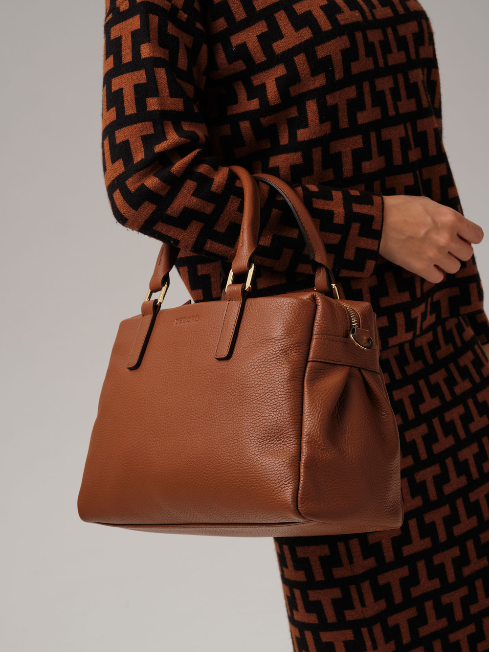 Кожаная сумка Deboro 3358 фундук