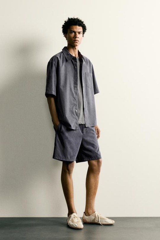 ZARA СТРУЯЩИЕСЯ ШОРТЫ RELAXED FIT, МОРСКОЙ СИНИЙ
