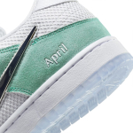 DUNK LOW SB x April Skateboards "Turbo Green"