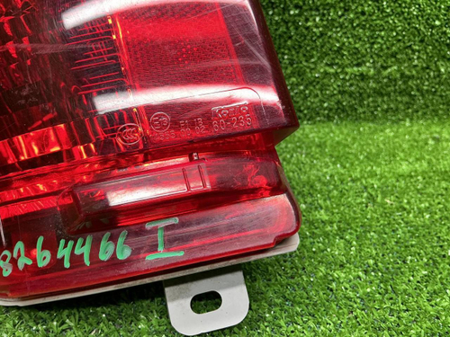 ПТФ левый Toyota Land Cruiser 200 (2015-2021)