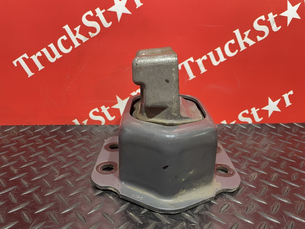 Подушка двигателя задняя 2018г.