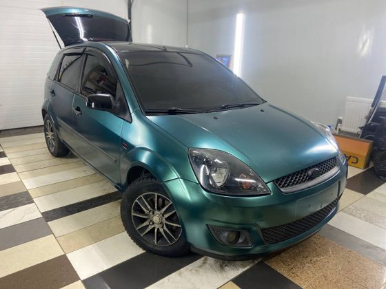 Пленка матовая зеленая Metal Flash Gemstone Green Carbins