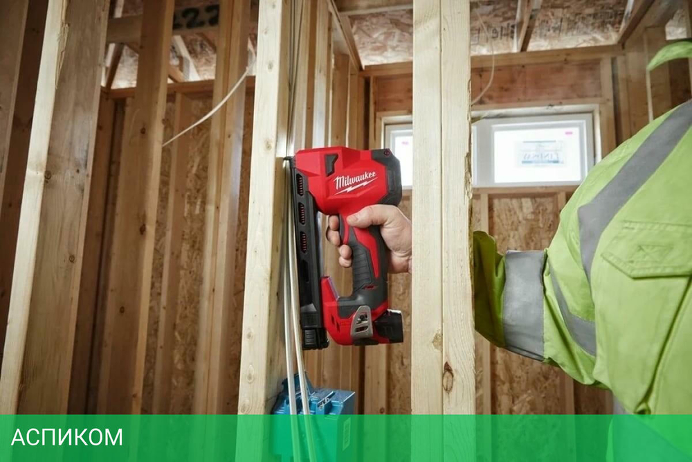 Аккумуляторный степлер Milwaukee M12 BCST-0 (4933480488)