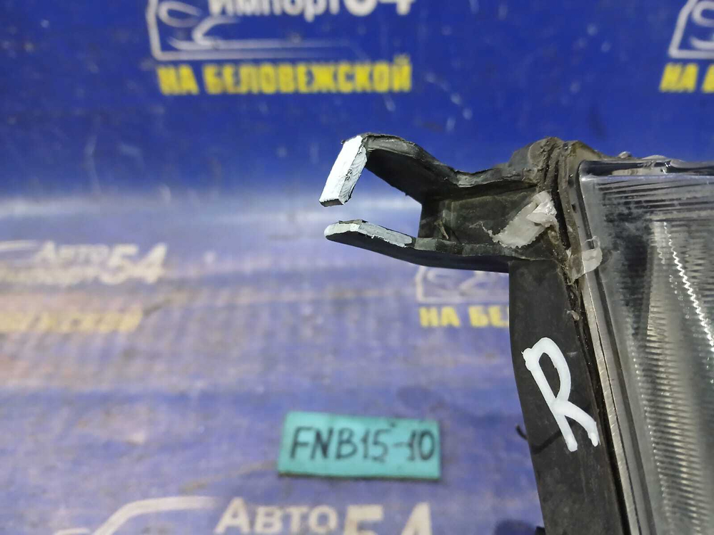 Фара передняя правая NISSAN SUNNY 2000