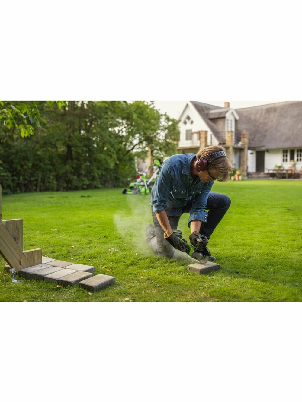 УШМ GREENWORKS GD24AGK2 в компл. с АКБ 2Ач. и ЗУ (3200207UA)