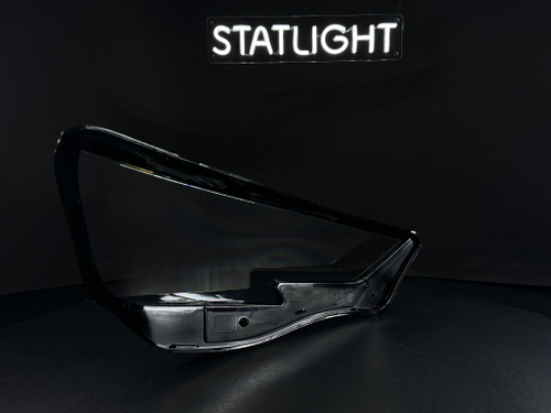 Левое стекло фары AUDI A4 B9 2015-2020