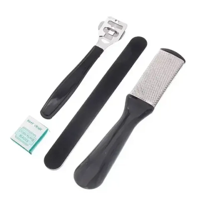 Педикюрный набор на блистере, 4 предмета «Ultramarine» (полировка наждачная, скребок для пяток, терка металлическая для ног и лезвия), 24*11 см✦