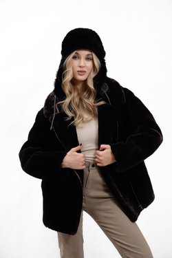 Куртка женская "Косуха" из натурального меха мутон, коричневый