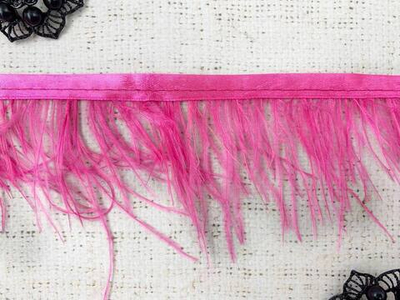 Кант с пером страуса, ш. 9 см, ярко-розовый