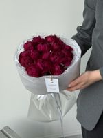 Букет 15 шт бордовых пионов