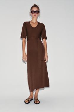 ZARA ТРИКОТАЖНОЕ МИДИ-ПЛАТЬЕ С ПОЯСОМ, КОРИЧНЕВЫЙ
