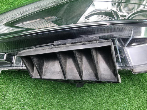 Фара левая Nissan Qashqai J11 (2013-2019) галоген