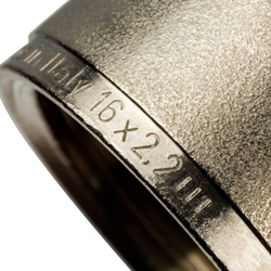 Stout Фитинг компрессионный для труб PEX 16х2,2х3/4