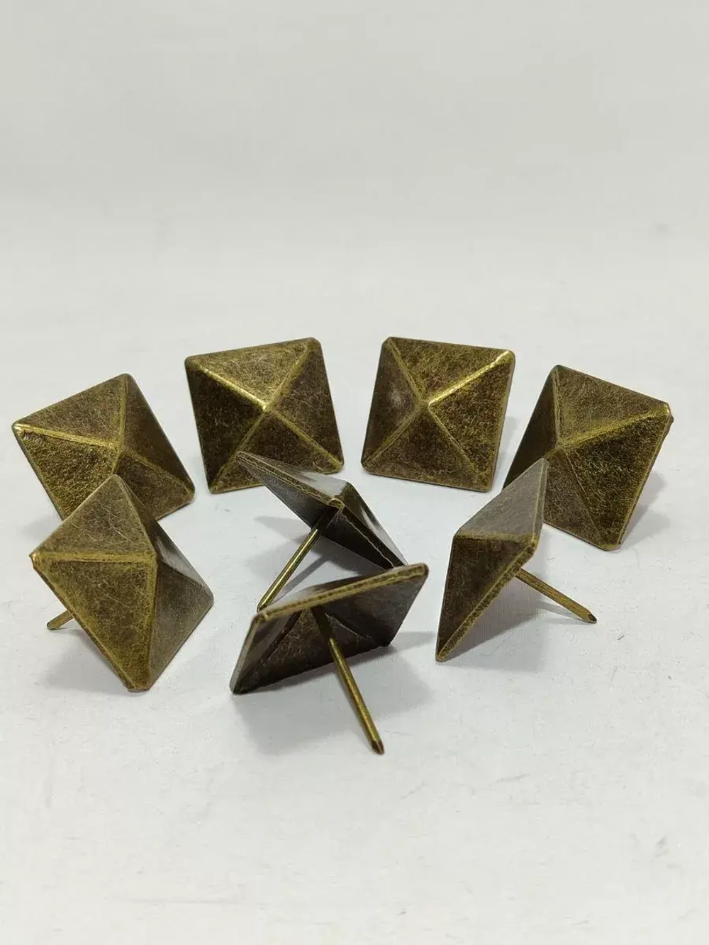 Декоративные гвозди для мебели, дверей и обивки