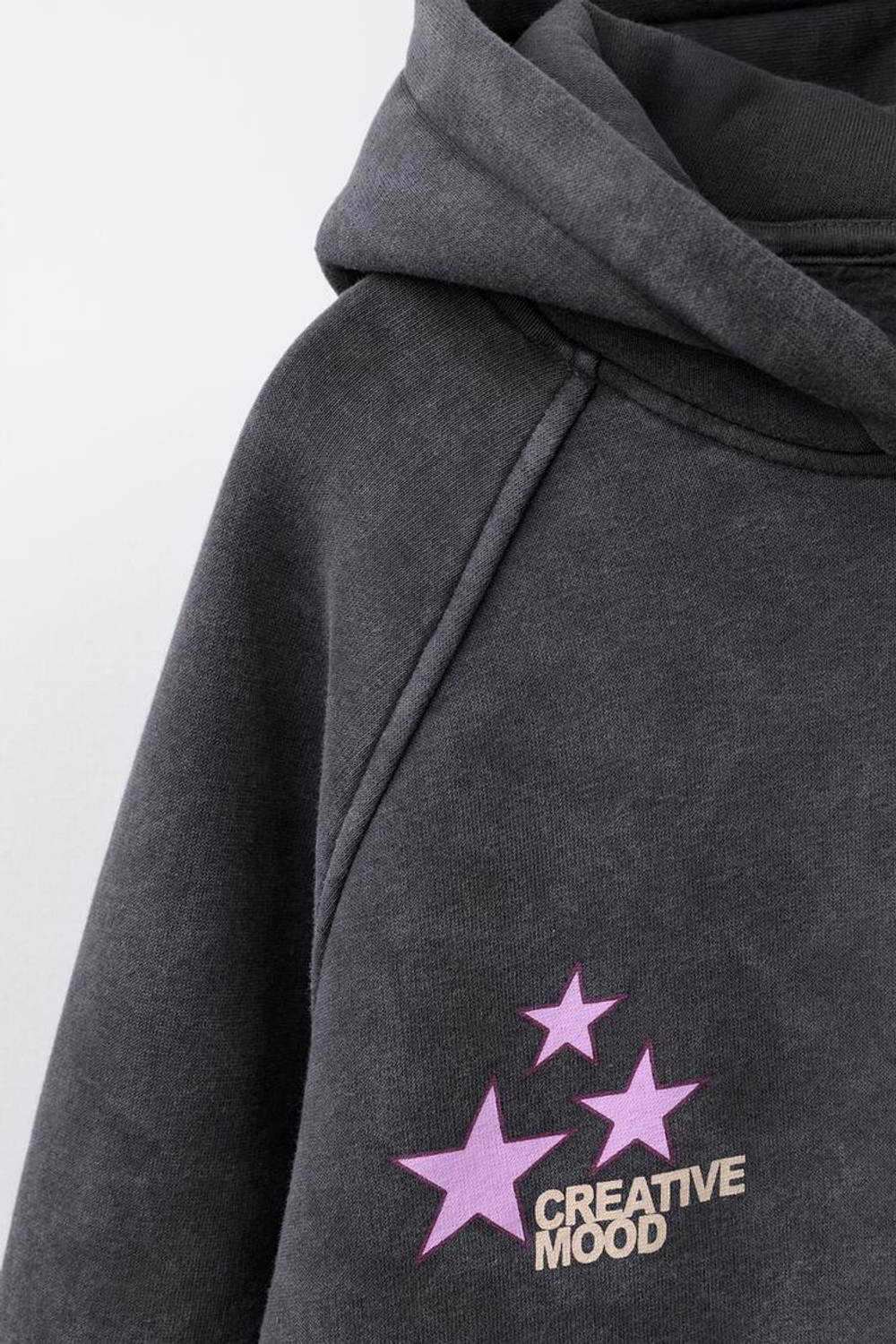 ZARA ТОЛСТОВКА С ЭФФЕКТОМ ПОТЕРТОСТИ С КАПЮШОНОМ И ТЕКСТОМ, АНТРАЦИТОВО-СЕРЫЙ