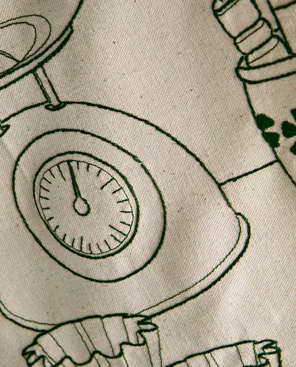 ZARA HOME КУХОННОЕ ПОЛОТЕНЦЕ ИЗ ХЛОПКА С ВЫШИВКОЙ «ПОСУДА», ЭКРЮ