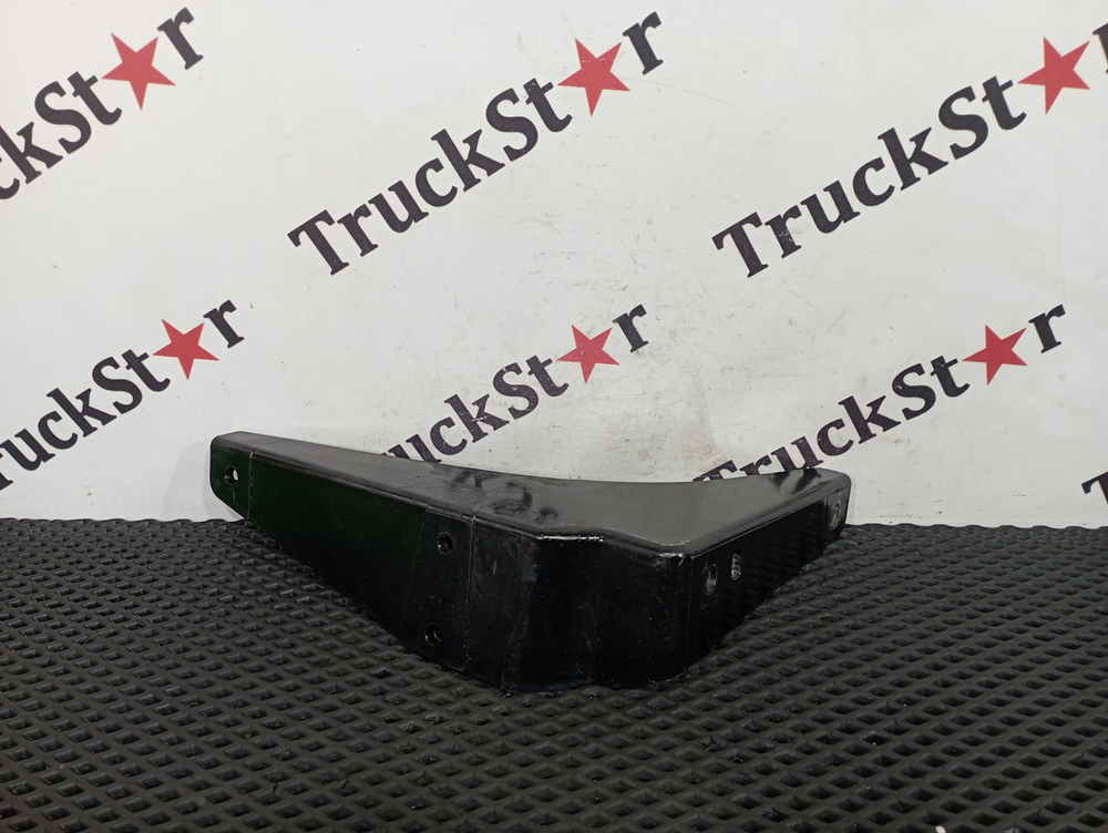 Кронштейн спойлера правого верхнего