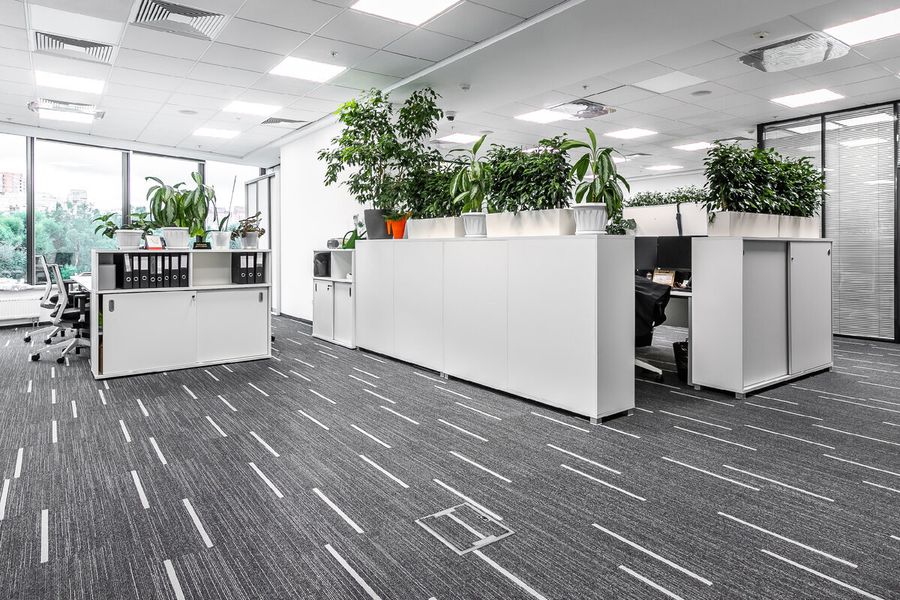 Тренды офисной мебели 2025 года: комфорт, стиль и технологии