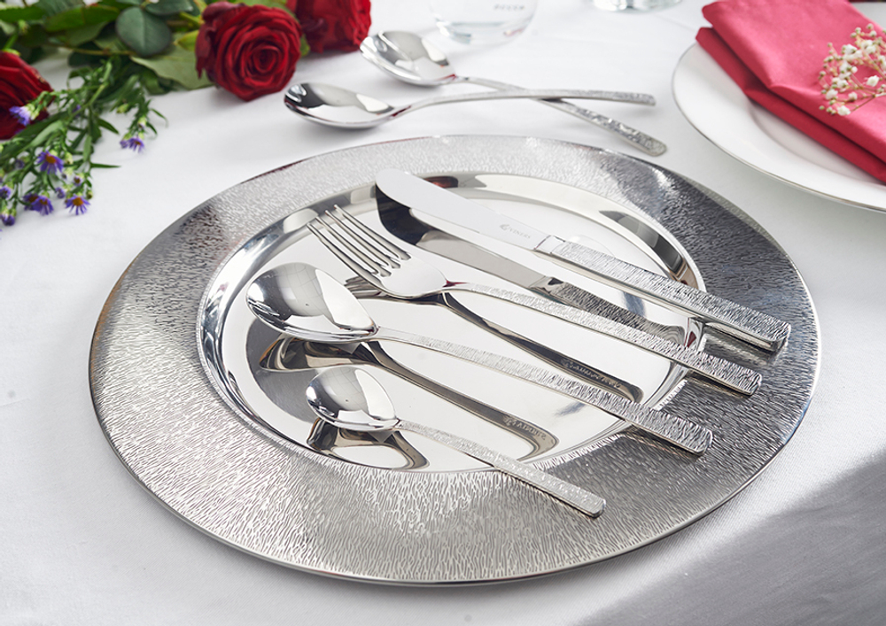 Нож столовый studio