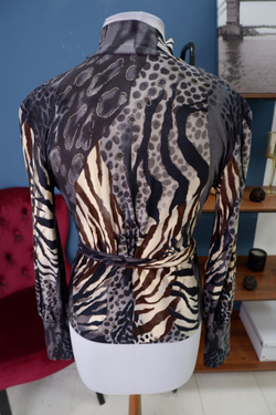 Блузка Aware с анималистичным принтом 48 размер