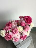 Цветочная коробка в розовых оттенках размер S