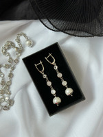 Серьги с белым жемчугом и цирконами Bezel, оттенок серебро