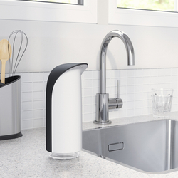 Диспенсер для мыла Umbra Emperor 255мл черно-белый