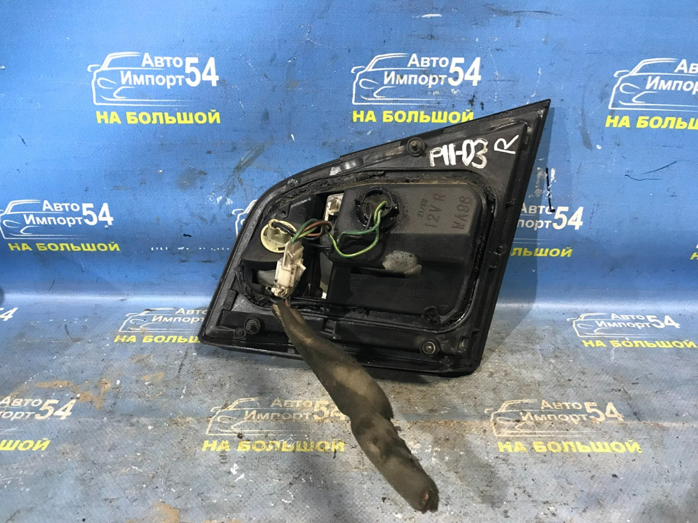 Вставка багажника правая NISSAN PRIMERA 1999
