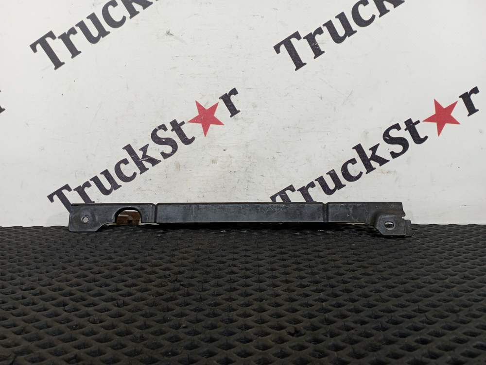 Кронштейн облицовки радиатора левый