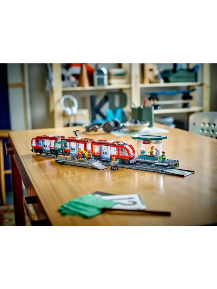 Конструктор City 60423 Трамвай и станция в центре города