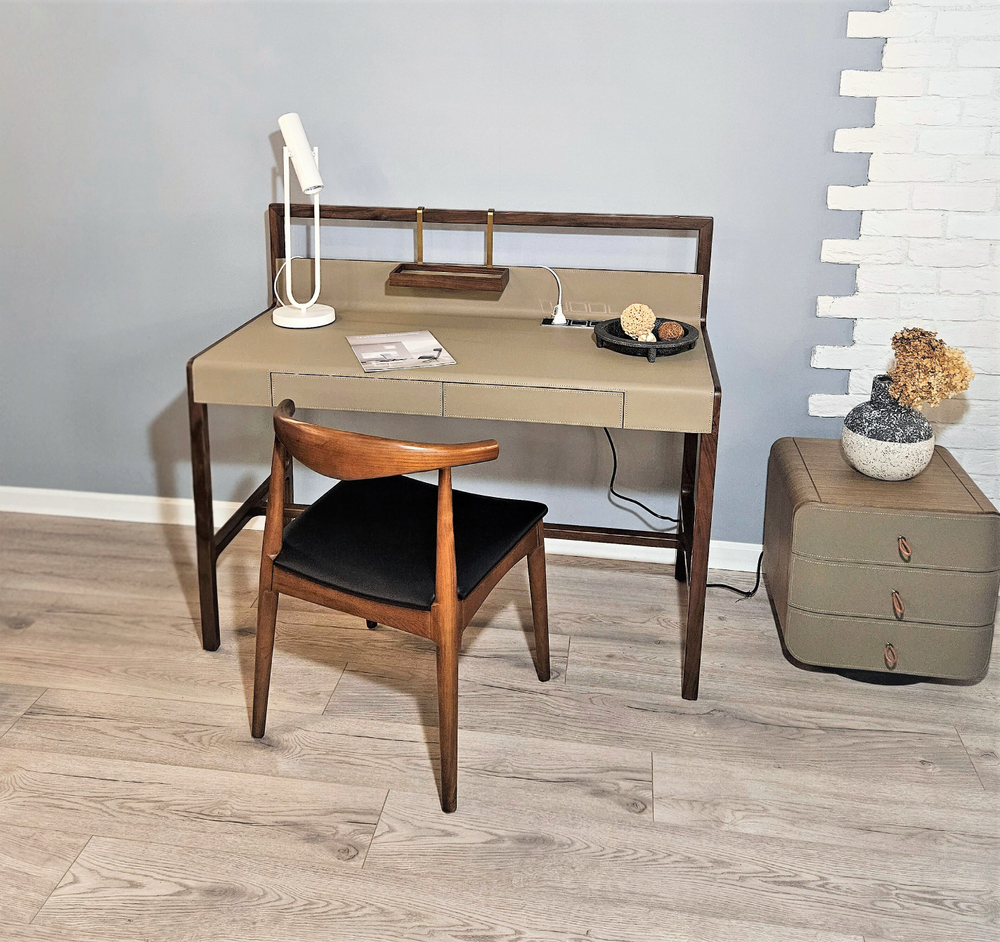 Стол письменный Scribe