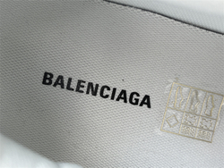 Balenciaga Runner 656065-W3RA9-9001