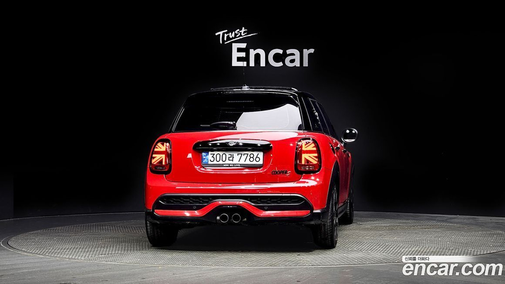Mini Cooper S 5 дверей Classic (03.2022)