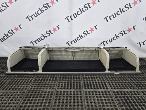 Консоль салона кабины задняя