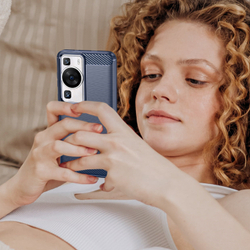 Мягкий чехол синего цвета на Huawei P60, серия Carbon (дизайн в стиле карбон) от Caseport