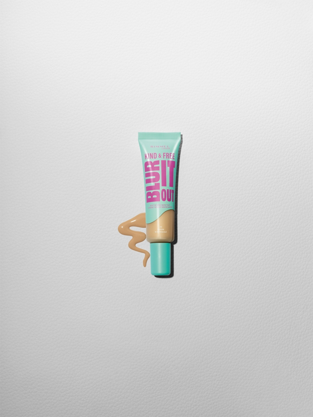 Rimmel Kind & Free Blur It Out - Легкий увлажняющий тональный крем оттенок 250 Sun Beige, 30 ml