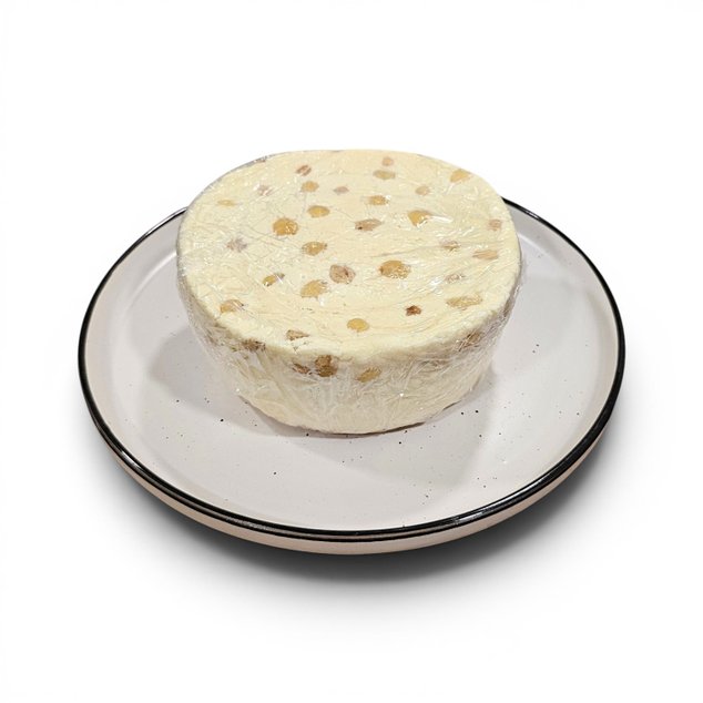 Адыгейский сыр с изюмом