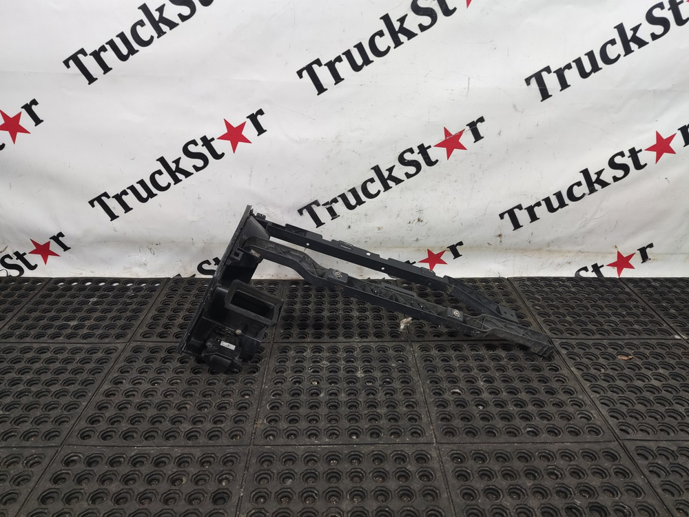 Накладка торпедо правая 2023г.