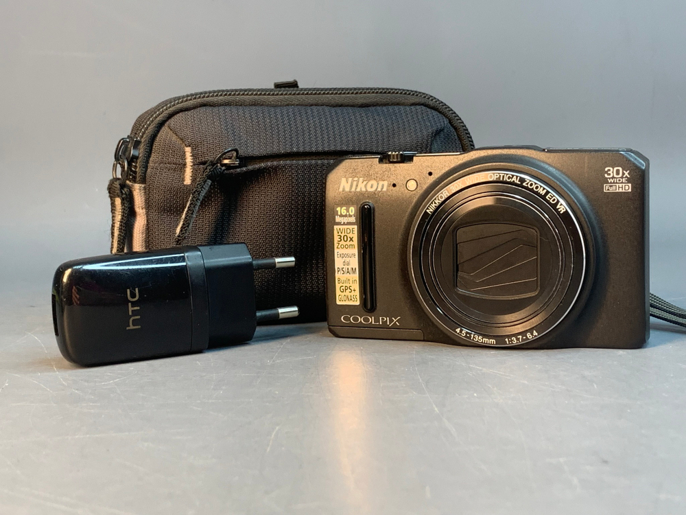 Nikon Coolpix S9700