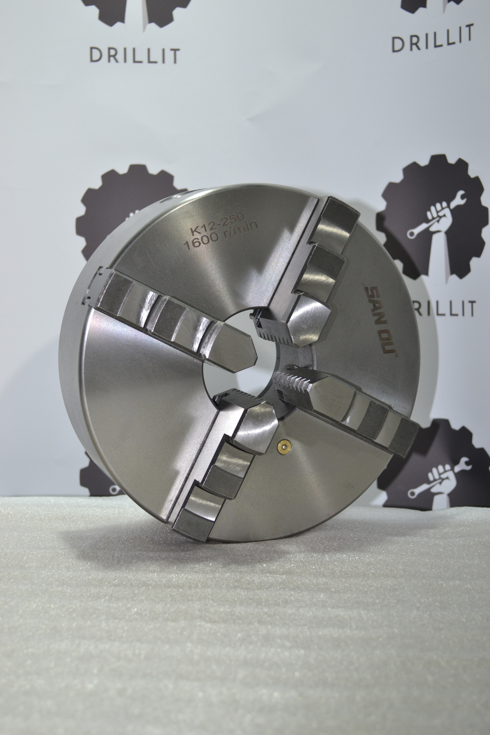 Токарный патрон К12-250 мм, четырехкулачковый, самоцентрирующийся